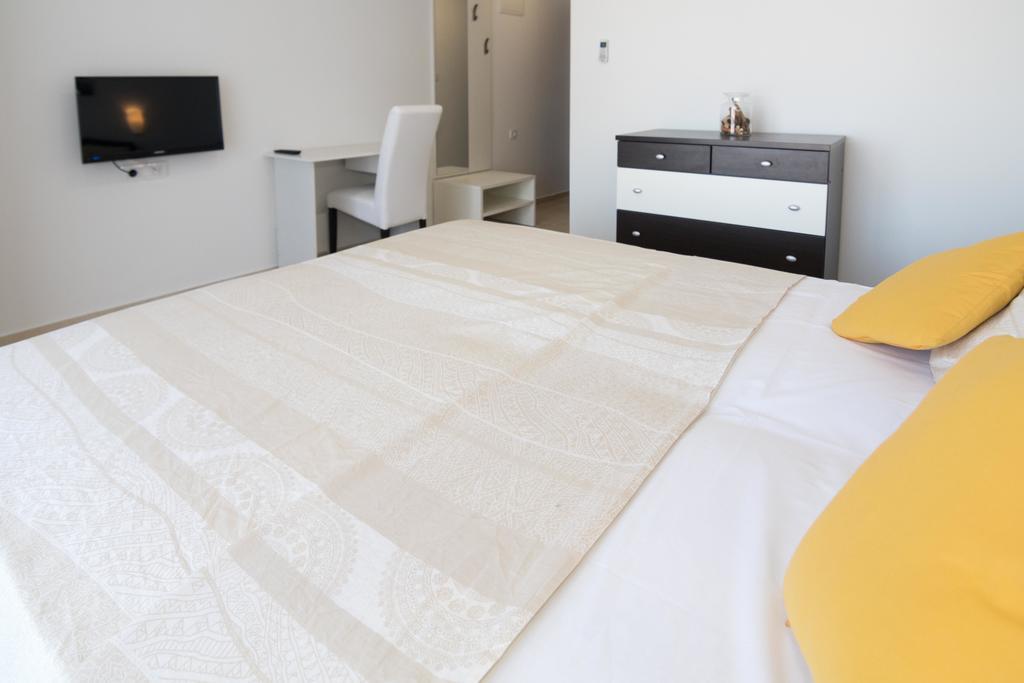Hotel Pansion Makina Vodice Exterior foto