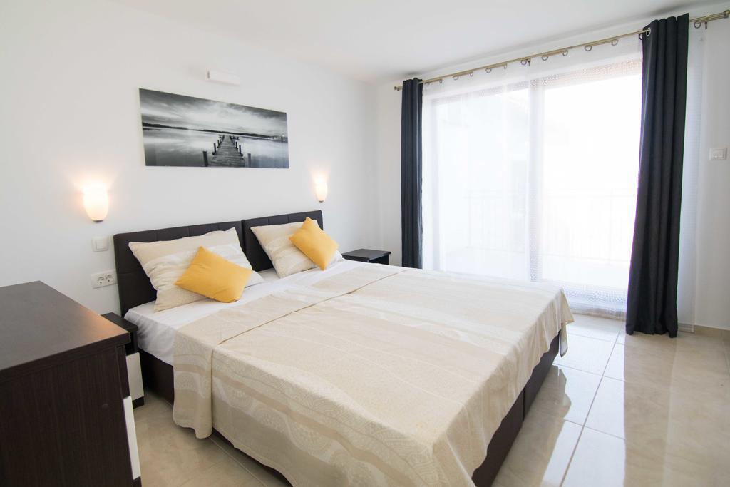 Hotel Pansion Makina Vodice Exterior foto