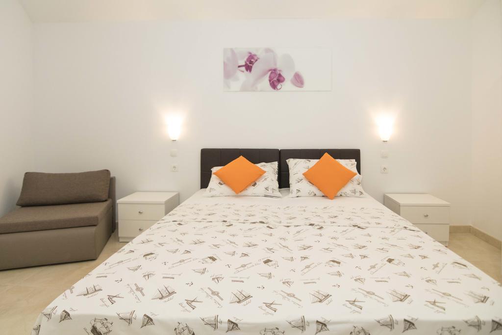Hotel Pansion Makina Vodice Exterior foto